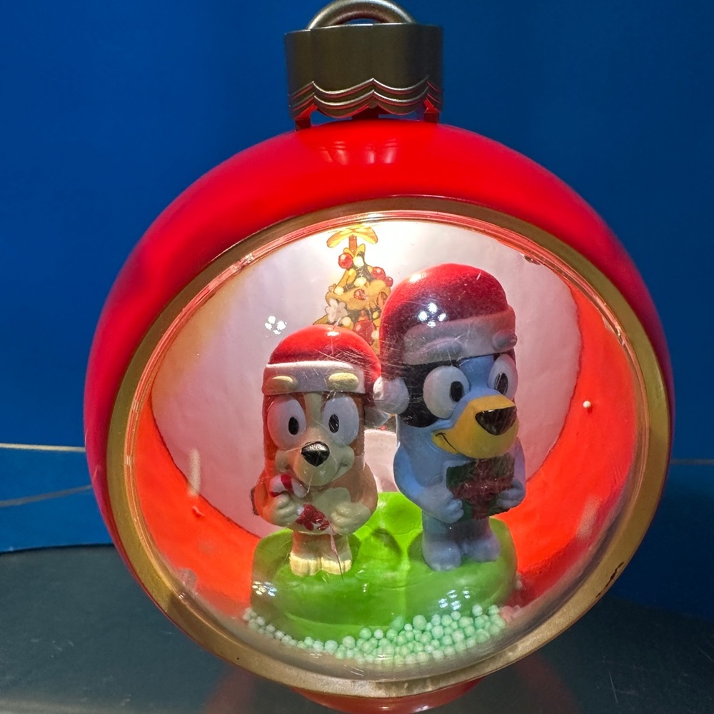 Bluey And Bing Christmas Snow globe Animated Lights Up, Musical & Snow Swirls